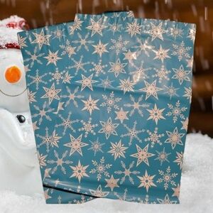 ❄️🆕️ POLY MAILERS: 10"x13" Winter Snowflakes Design, Set of 20